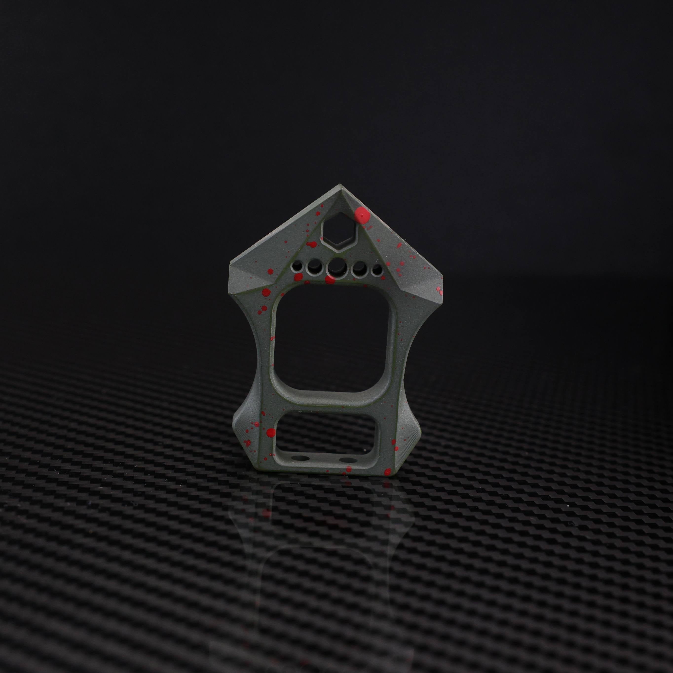 CHIMAGO EDC refers to the Tiger bottle opener "FAT MAN" with bloodstain ceramic coating