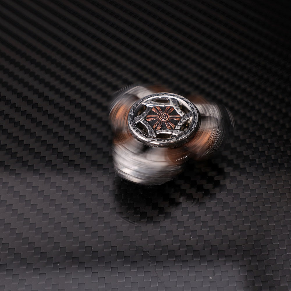 CHIMAGO EDC Fingertip Top "Snake" Handcrafted with Lindsey Carving, Themed on the Flower of the Other Shore