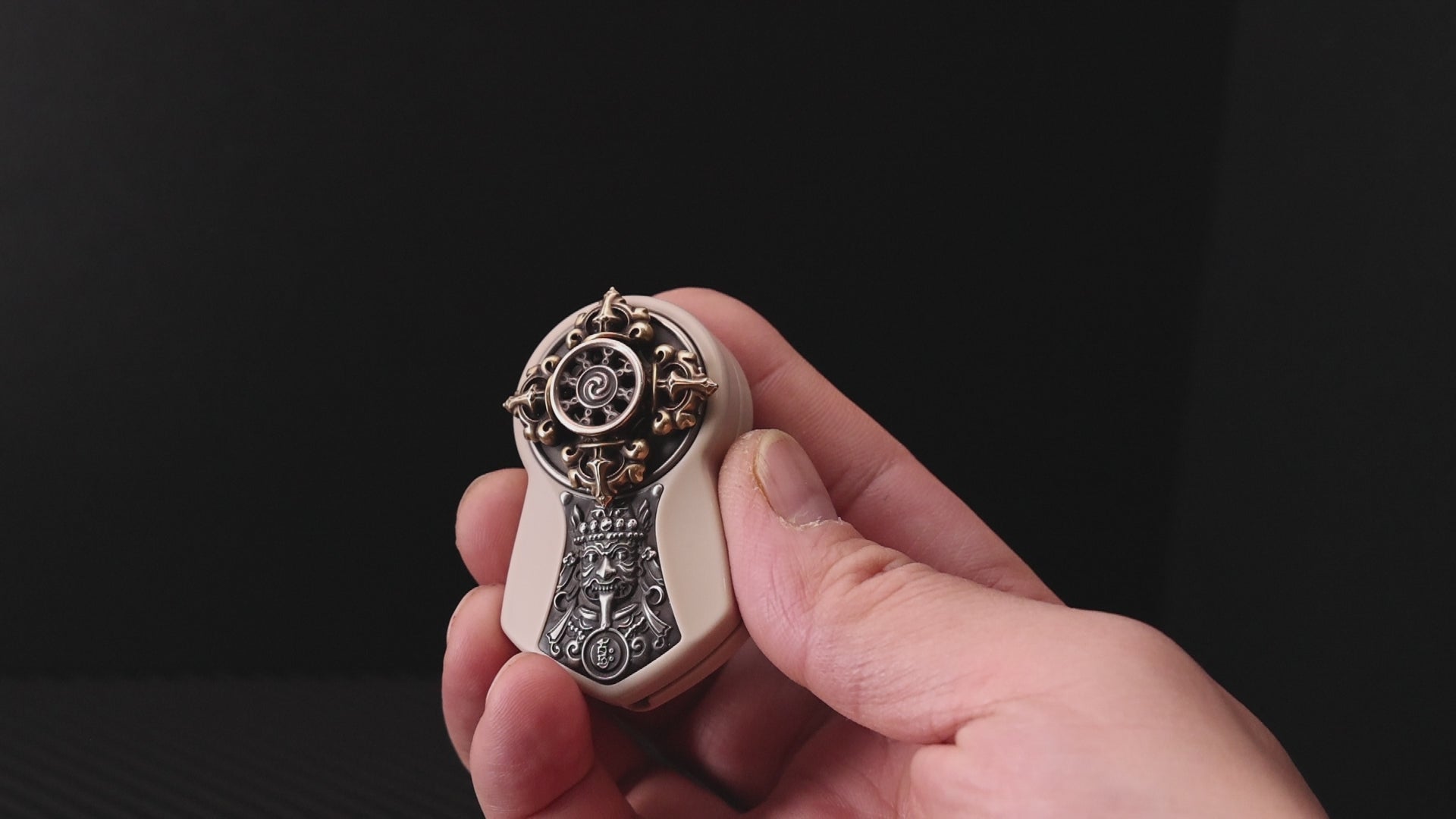 CHIMAGO EDC designs white push brand toys with magnetic adsorption patches made of PEEK and metal materials