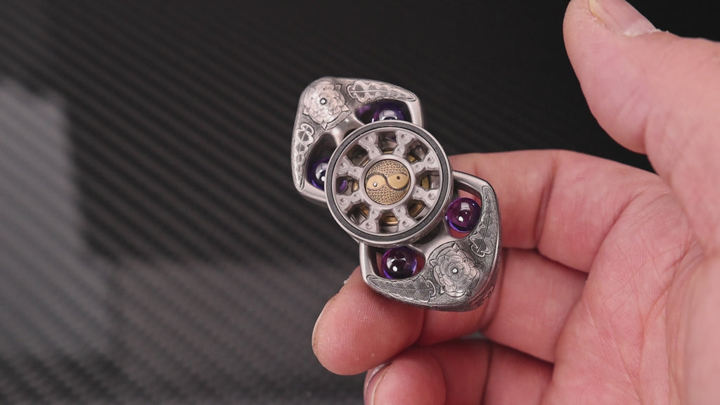 CHIMAGO EDC Fingertip Top "King Kong" Handcrafted with Lindsey's Carving of the Flower of the Other Shore Theme